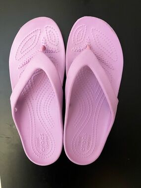 CROCS Lilac/Pastel Pink “Iconic” Comfort Flip Flop Sandals 6